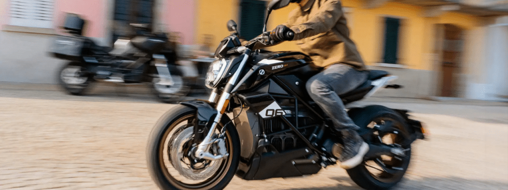 Zero Motorcycles Zero SR/F, permis sportive qui roule à 200 km/h