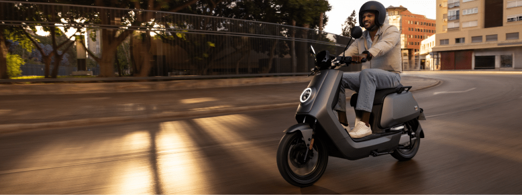 NIU NQi GTS version 2026 en ville