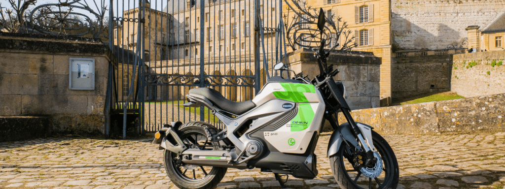 Dimentro DP-03, la 125cc électrique verte au soleil