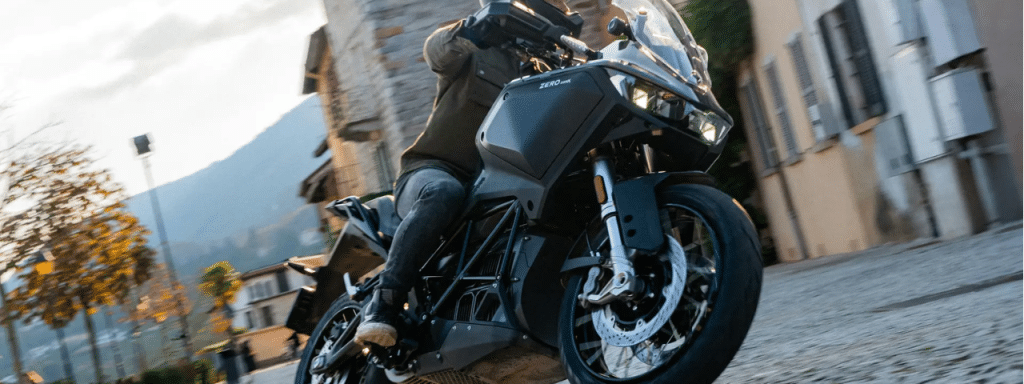 Zero Motorcycles Zero DSR/X un trail aussi bien taillé pour la ville de les sentiers