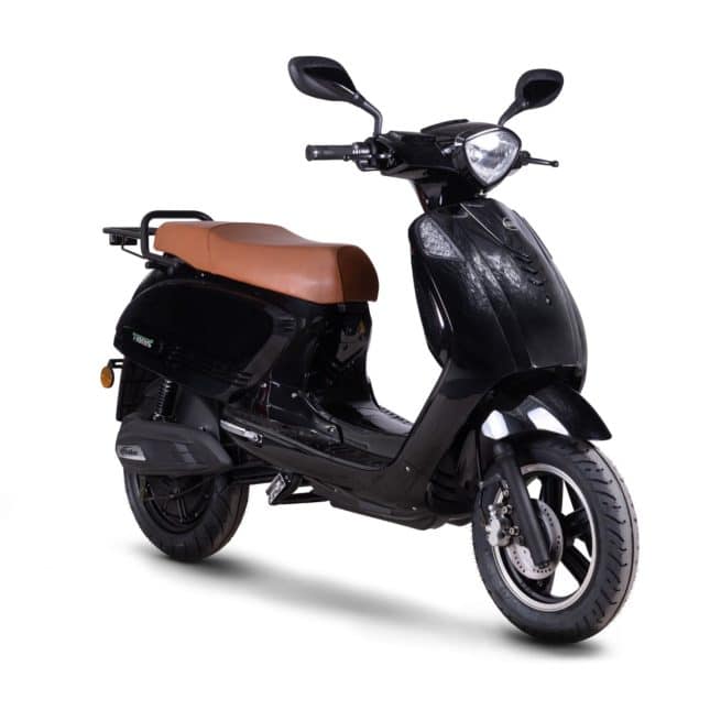 KSR moto Vionis scooter electrique jeune femmme homme chic