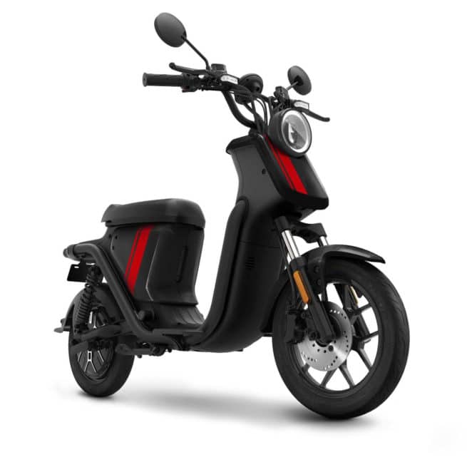 niu u uqi sport scooter électrique noir sur fond blanc