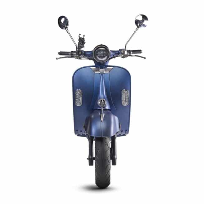 Pink Mobility Pink style scooter electrique lycée travail emploi fac vespa italien