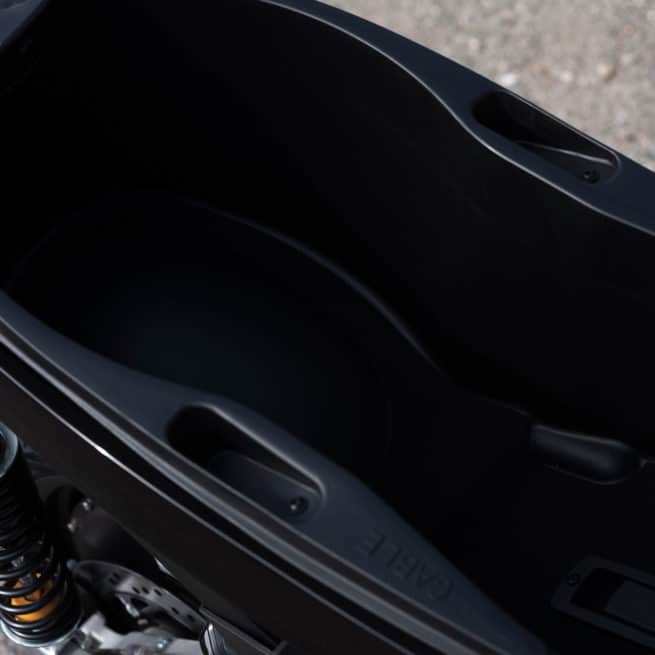 super soco cux CU-X scooter electrique top case