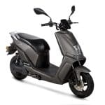 Test du Piaggio Zip 50 face à l'électrique • GO2ROUES