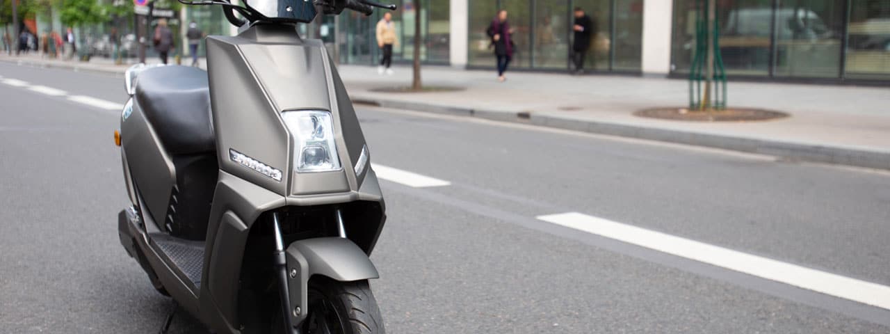 Le Pink Mobility Pink Me dans les rues de Paris