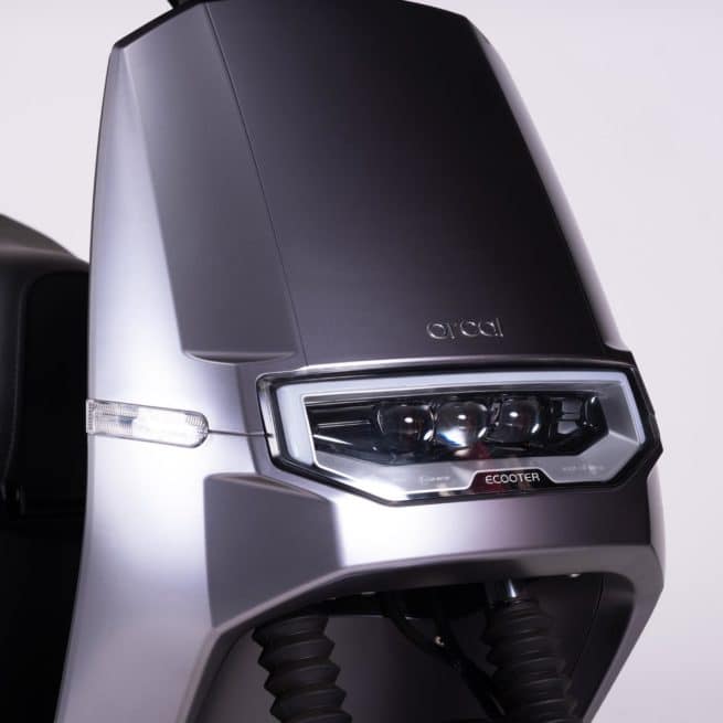 Orcal E2 scooter electrique moderne lithium ion LED phare