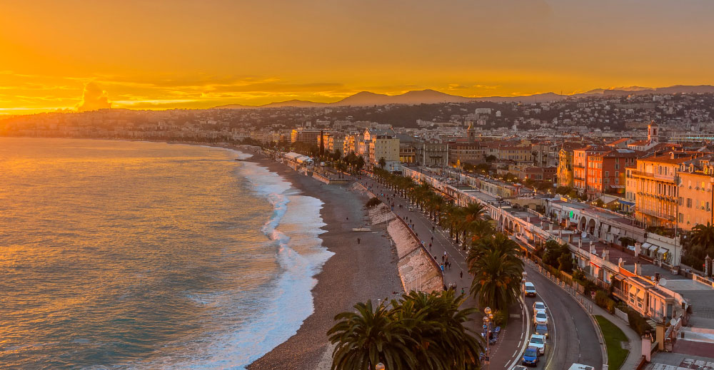 La baie des Anges de Nice à parcourir en scooter électrique