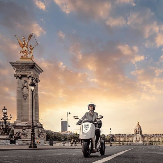 eccity model 3 roues scooter électrique trois roues pratique économique