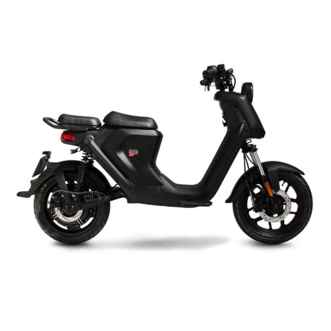 niu uqi gt scooter electrique jeune femmme homme pratique léger maniable