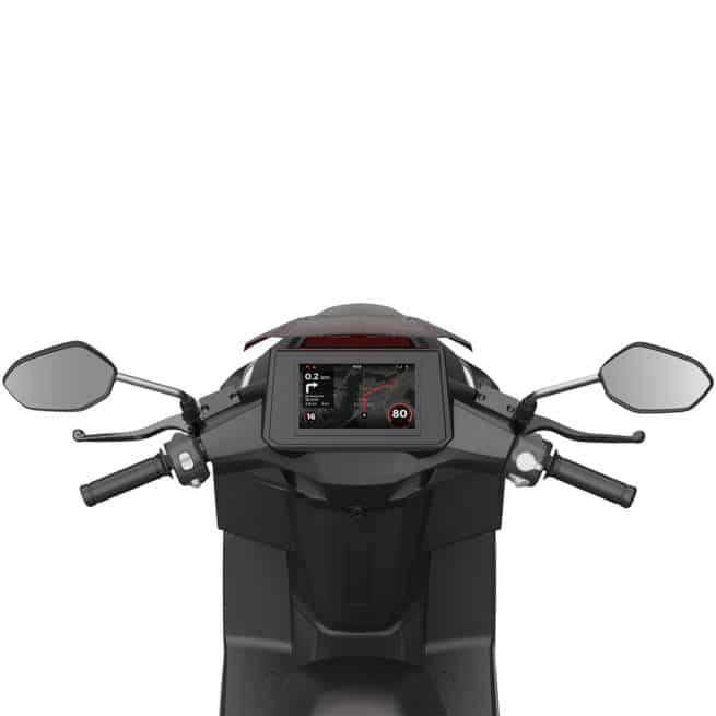 vue du tableau de bord du scooter electrique ave ecran