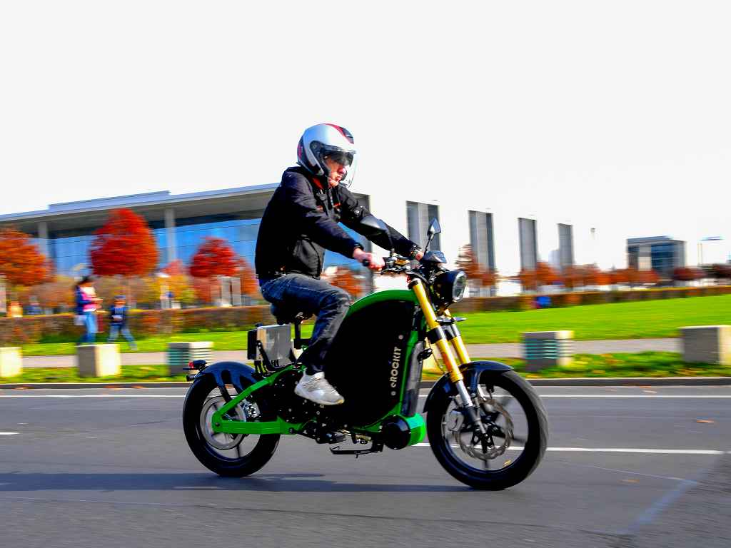 Scooter eRockit sur la route