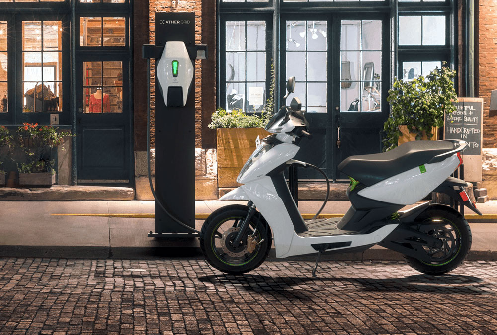 ather 450X connecté indien 125cm3 GPS scooter électrique borne de recharge