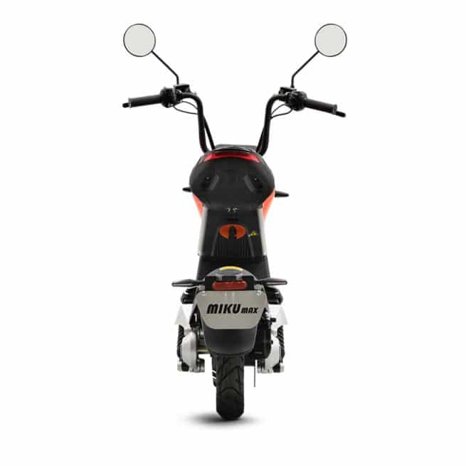 Sunra Miku Max scooter electrique jeune femmme homme pratique