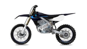 La Yamaha YZ 250 électrique côté gauche