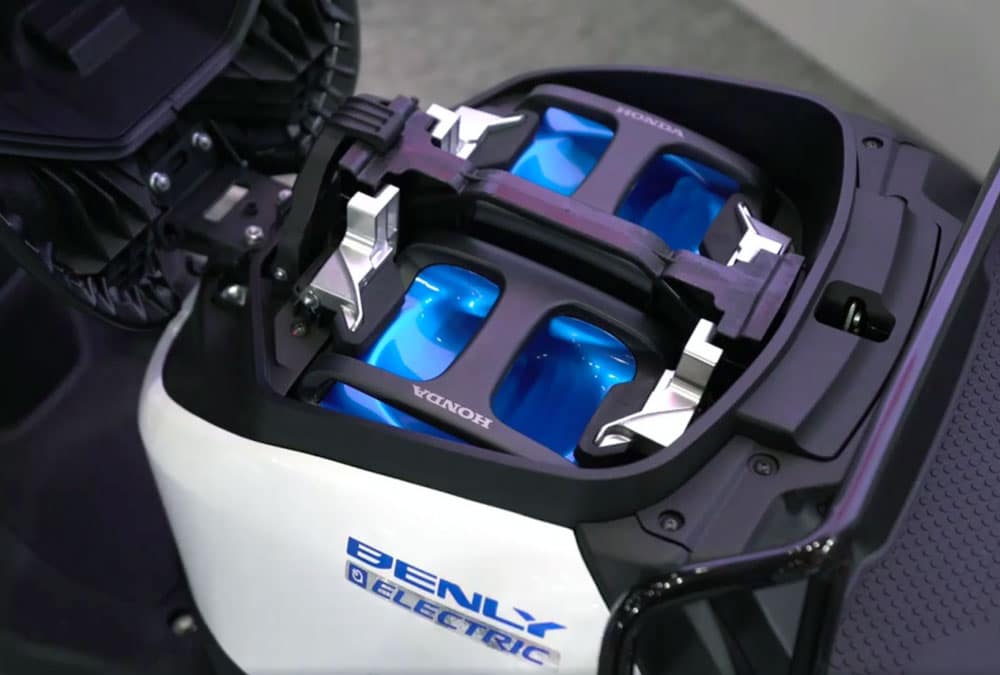 batteries interchangeables scooter moto électrique yamaha honda kawasaki suzuki