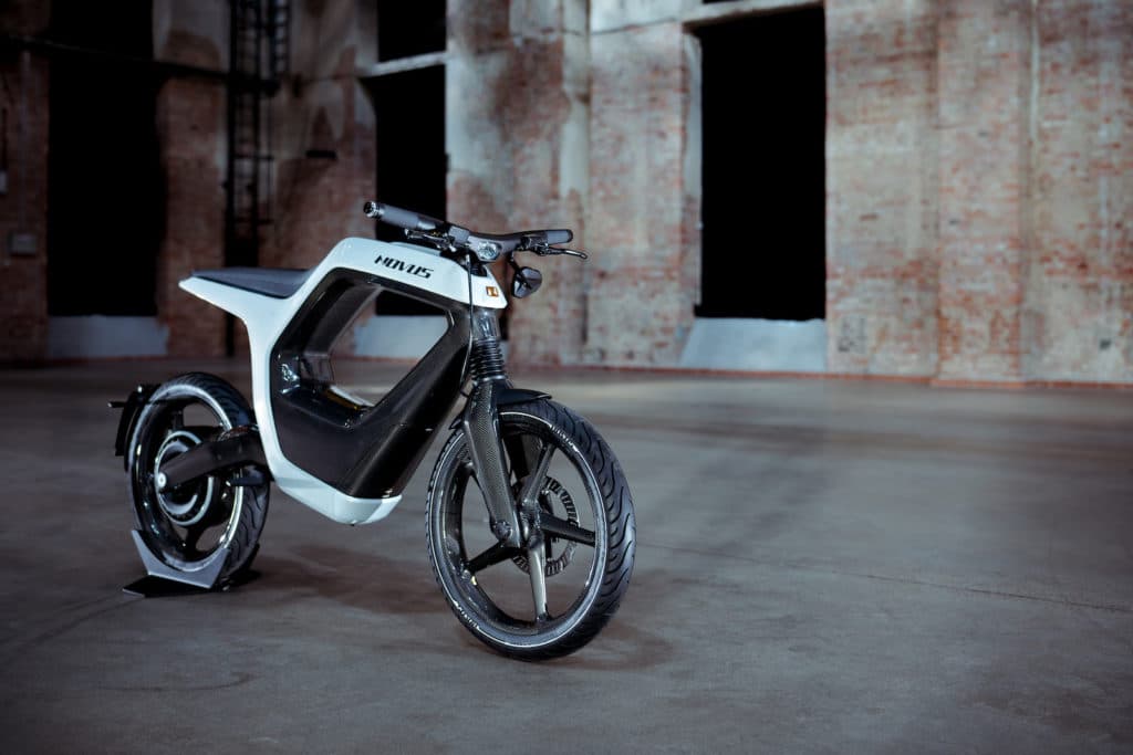 Moto électrique réalisée par la start-up allemande Novus. Une moto de luxe.