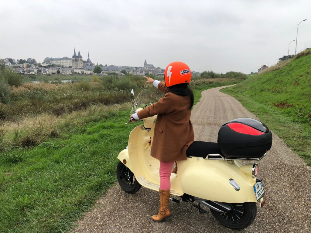 octobre rose scooter électrique chateau de la loire