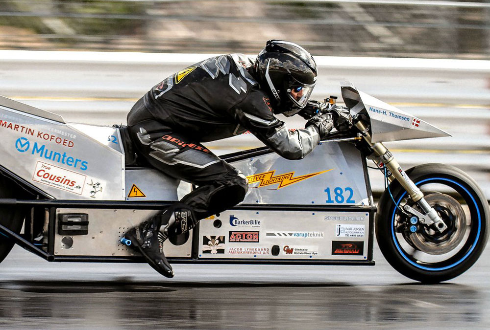 La Silver Lightning durant un drag race