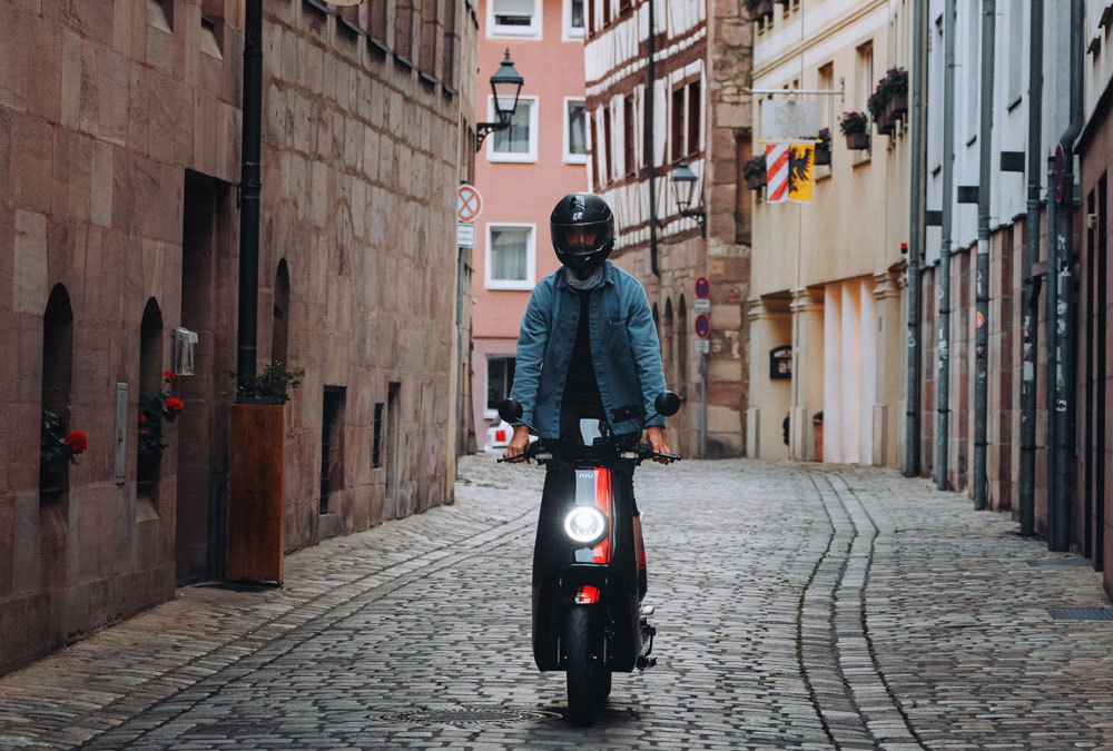 Le Niu NQi GT dan les rues du ville hollandaise