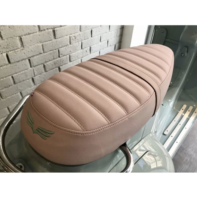 selle premium cuir fabrication française scooter électrique rose