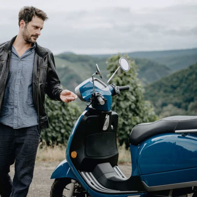 Kumpan 54 impulse balade à la campagne scooter électrique