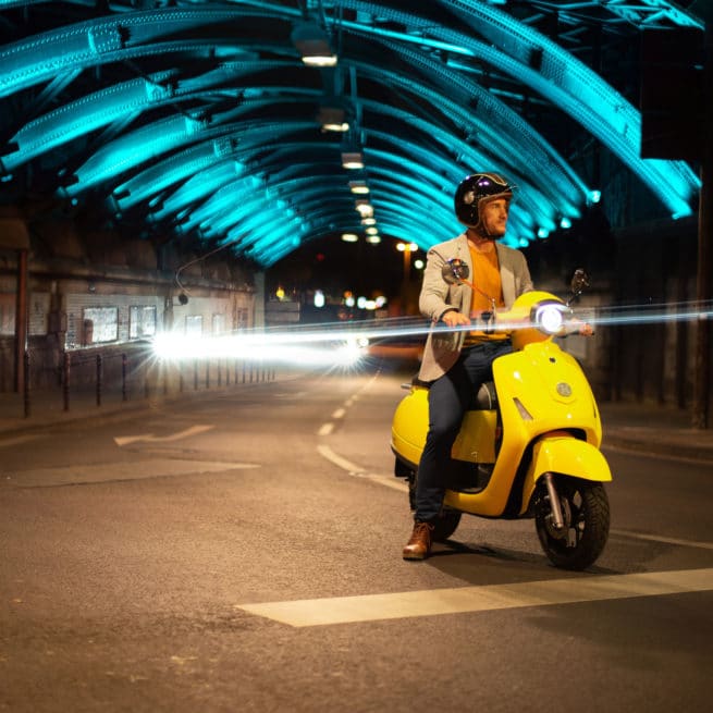 kumpan 54 inspire scooter électrique nuit feu halogène