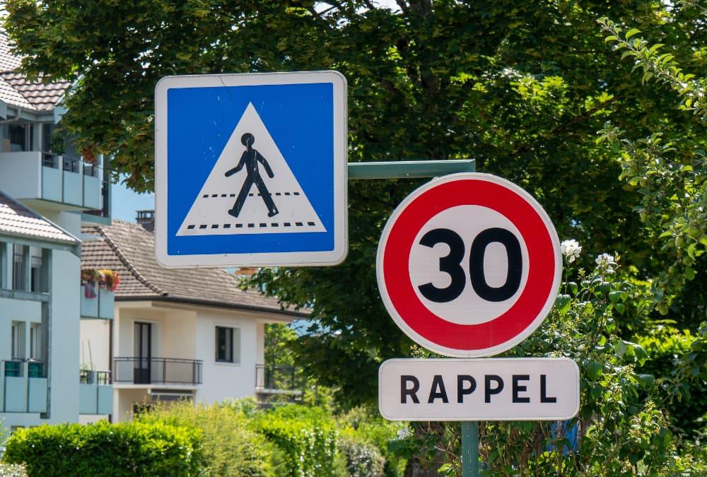 Panneau de limitation de vitesse Paris 30 km/h rappel