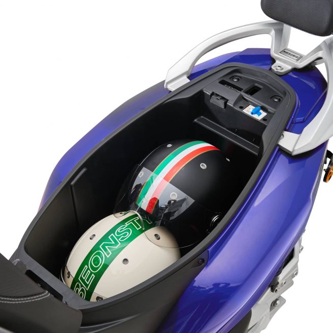 Rider 3RS+ bleu coffre offert avec deux casques