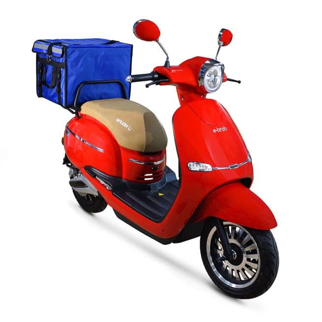Spuma Li Cargo rouge trois quart face droit sur fond blanc