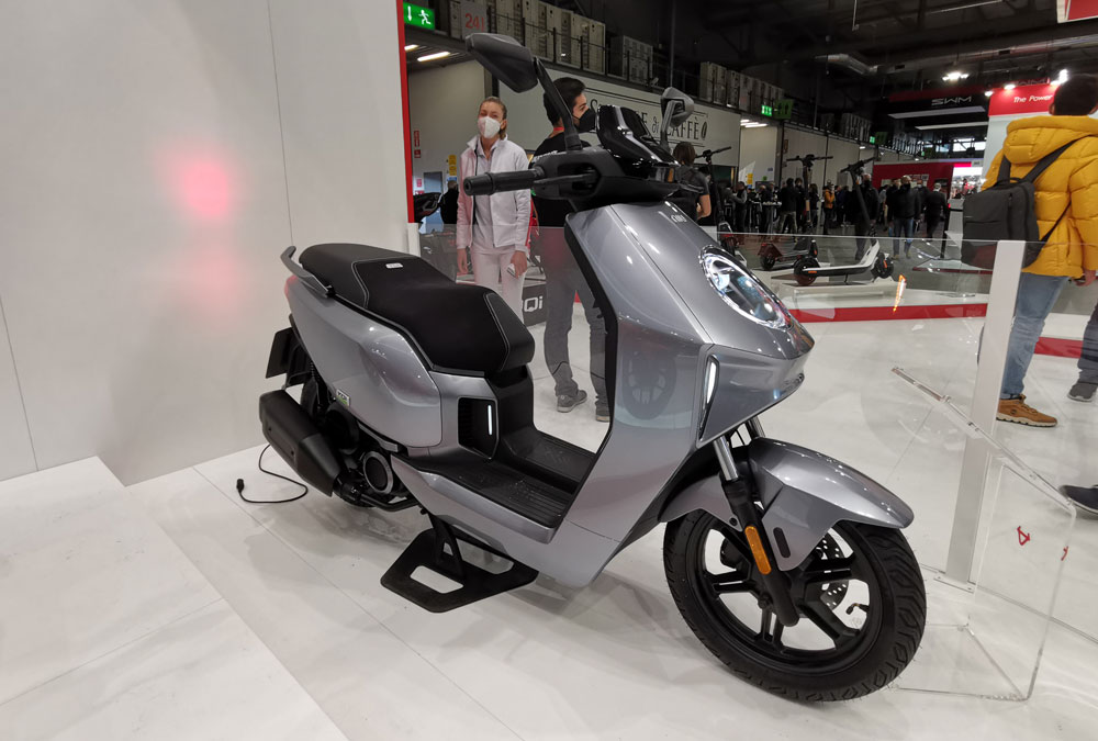 Vue sur le Niu YQi lors de l'EICMA 2021