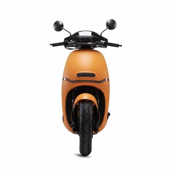 Vue devant du Horwin EK1 orange
