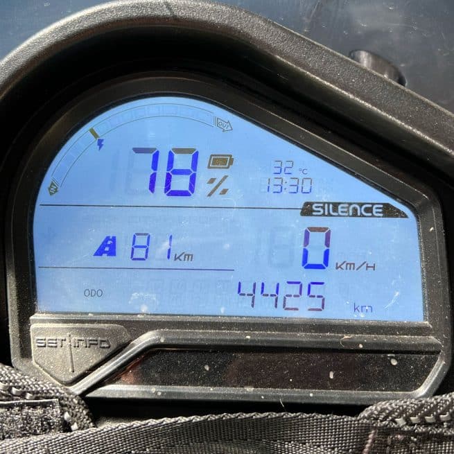Silence S01 noir 4425 km occasion compteur