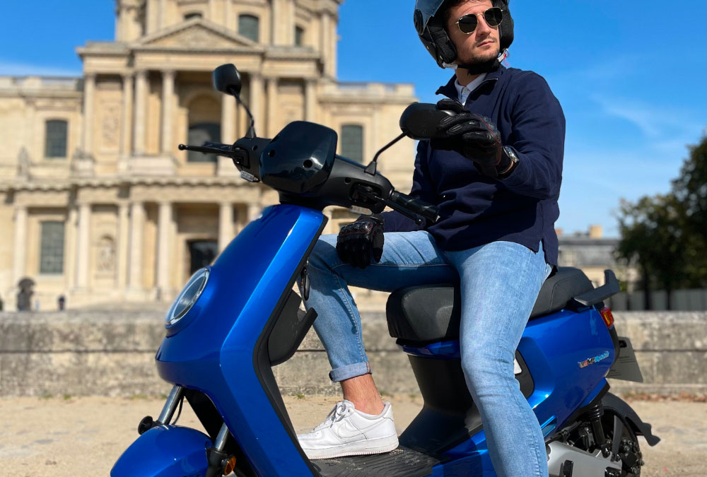 Le Niu MQi+ Sport, un scooter 50cc électrique accessible sans permis