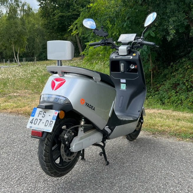 yadea G5 Pro occasion 600 km trois quart arrière droit