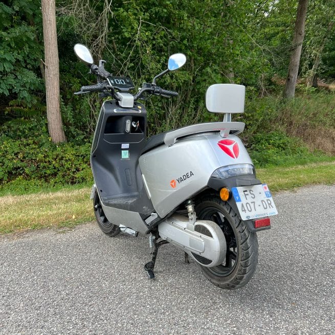 yadea G5 Pro occasion 600 km trois quart arrière gauche