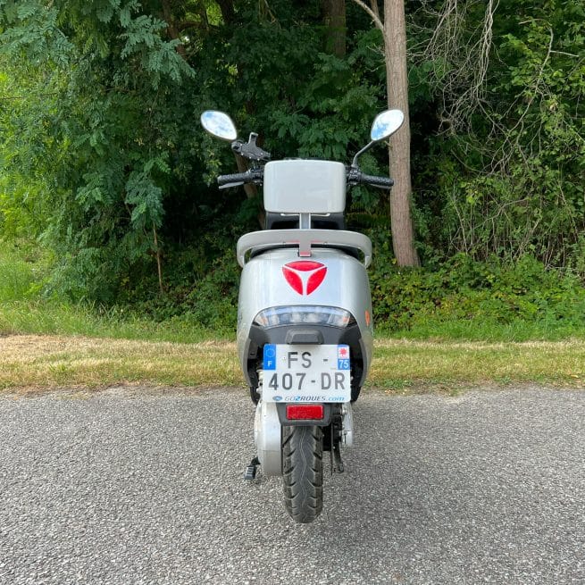 yadea G5 Pro occasion 600 km vue arrière