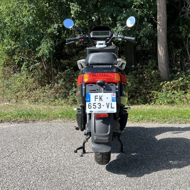 Niu NQi GT Noir Rouge occasion 2074 km vue arrière