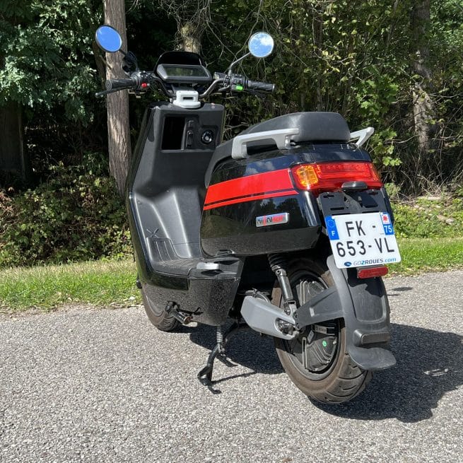 Niu NQi GT Noir Rouge occasion 2074 km trois quart arrière gauche