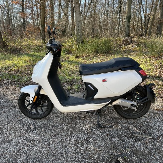 Niu MQi GT Evo Blanc occasion 902 km côté gauche