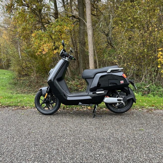 Niu NQi GTS Noir Brillant occasion côté gauche