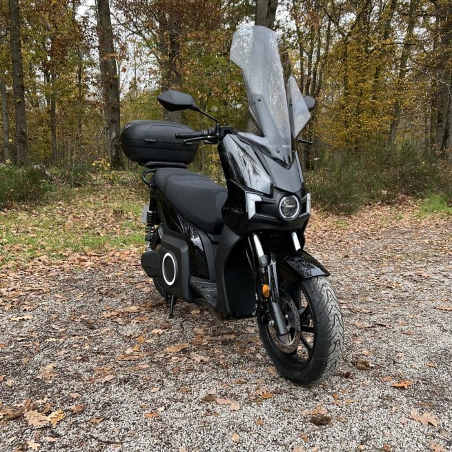 Silence S01 noir 52 km trois quart face droit