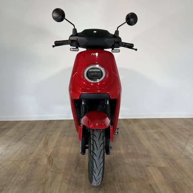 Niu MQi GT 70 Rouge Occasion 2939 km vue avant