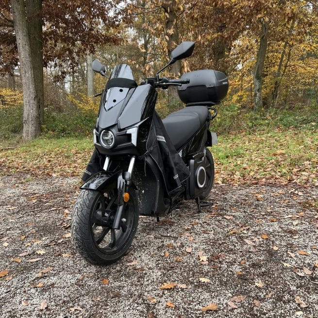 Silence S01 Noir occasion 238 km trois quart face gauche