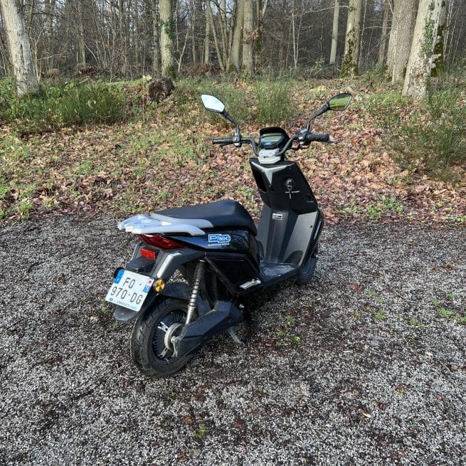 Pink Me Noir occasion 2724 km trois quart arrière droit
