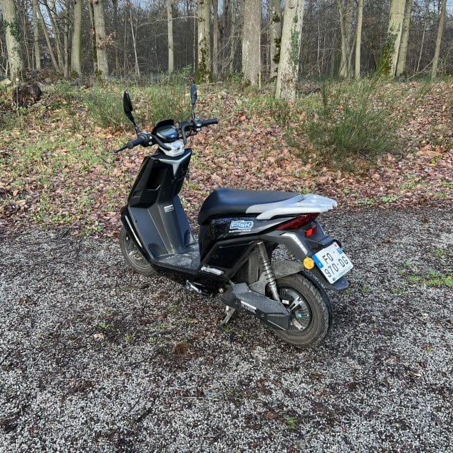Pink Me Noir occasion 2724 km trois quart arrière gauche