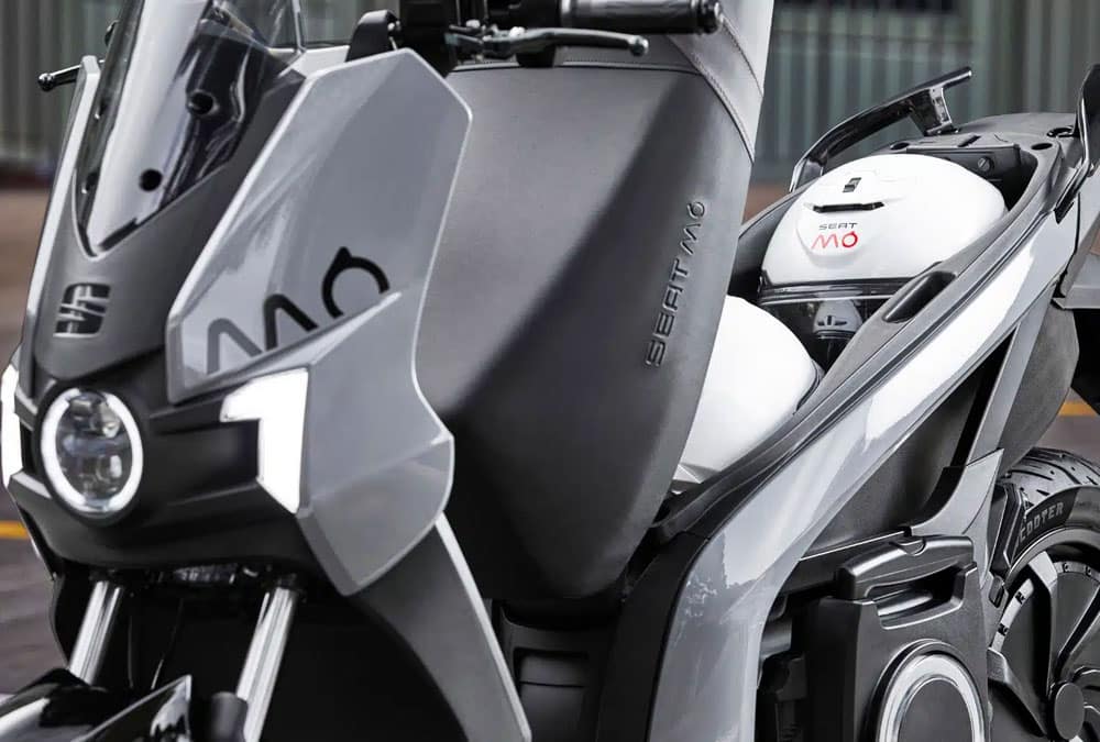 Gros plan sur le coffre du Seat MO 50