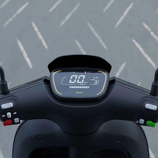 Gros plan sur le compteur du Segway E300SE