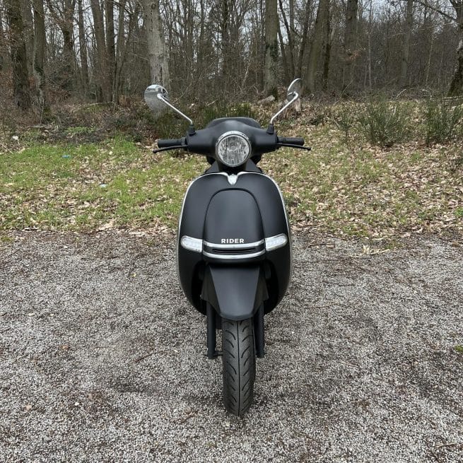 Rider 5000W noir mat occasion 1028 km vue devant