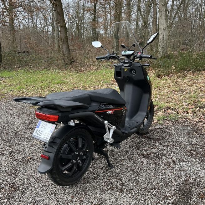 Super Soco CPX 140 km noir occasion 3329 km trois quart arrière droit